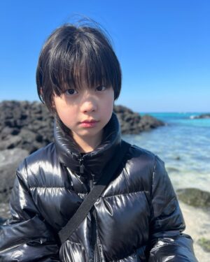 Park Ye-rin Instagram - 💙🖤💙🖤
#jeju