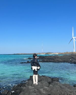 Park Ye-rin Instagram - 💙🖤💙🖤
#jeju