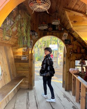 Park Ye-rin Instagram - 💙🖤💙🖤
#jeju