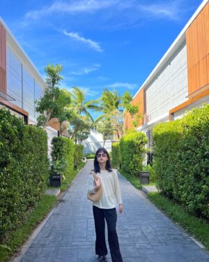 Park Ye-rin Instagram - 🌴