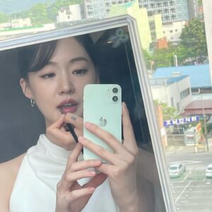 Park Ye-yeong Instagram - 24년 5월 전주 #언니유정 🕊️🫶🌷✨