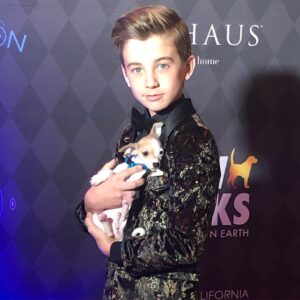 Parker Bates Instagram - The best fashion statement is to “adopt don’t shop”!!! Such an honor to present tonight at the Ties and Tails Gala for @pawworks Thank you for saving over 5000 furry friends and cheers to saving so many more!  #ambassador #rescuedogs #rescuecats
@styledbylmc @appaman