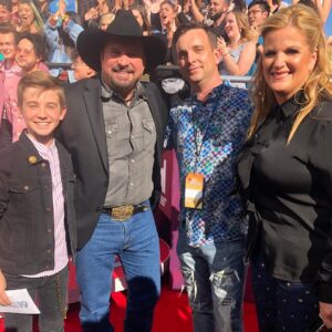 Parker Bates Instagram - Be sure to follow @iheartradio to catch my interviews with some of my favorite artists!!!
🕺🏻@iheartradiomusicawards2019
🕺🏻
@styledbylmc 
@zara
@ladidakids
@lovestrength_xo
@jamesharperclothing