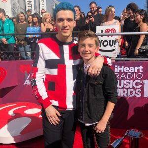 Parker Bates Instagram - Be sure to follow @iheartradio to catch my interviews with some of my favorite artists!!!
🕺🏻@iheartradiomusicawards2019
🕺🏻
@styledbylmc 
@zara
@ladidakids
@lovestrength_xo
@jamesharperclothing