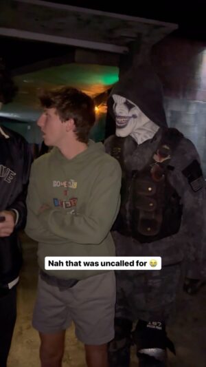 Parker Pannell Instagram - He was just doing his job 😭 
#halloween #hauntedhouse #scary