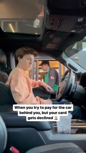 Parker Pannell Instagram - Most embarrassing moment of my life 😩
#payitforward #givingback #drivethru
