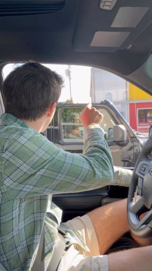 Parker Pannell Instagram - The last person had the best reaction 🤣 
#pranks #driving #cars
