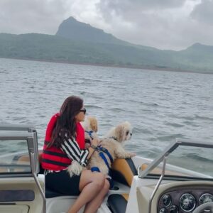 Parul Yadav Instagram - When water baby went up the hills to find more water!!

#WaterBaby #MountainAdventure #NatureLover #MountainLife #LoveForNature #TravelDiaries #ScenicViews #exploretheworld