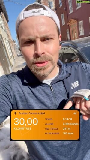 Pascal-Hugo Caron-Cantin Instagram - [Ce que je mange (vegan) les jours de Long Run]
J’essaie dequoi de nouveau. À la place de répondre à tous les messages que je reçois sur ça, voici un reel. 

Dites le moi si c’est de la merde.