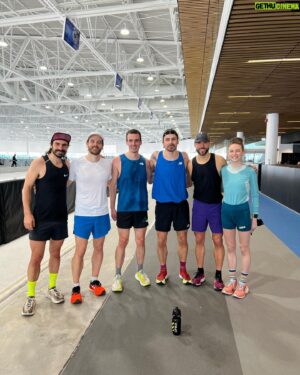 Pascal-Hugo Caron-Cantin Instagram - Objectif ☑️ 16.41 sur 5km. 3.20/km.

Merci à ma coach @coach.cgkin 
Merci à mes pacers : @grioux @cast_charles @jeanphilippe31 @raphrivard 

On se revoit au Marathon d’Ottawa dans 93 jours. @ottawaracewknd