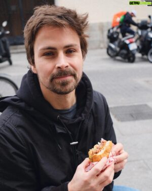 Pascal-Hugo Caron-Cantin Instagram - Première de nombreuses tournées véganes à Madrid 🇪🇸