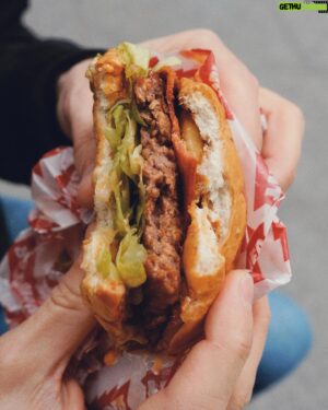 Pascal-Hugo Caron-Cantin Instagram - Première de nombreuses tournées véganes à Madrid 🇪🇸