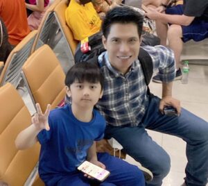 Passin Reungwoot Instagram - #งานคู่ 4️⃣9️⃣ vs 9️⃣ คู่หูต่างเจนเนอเรชั่นฯ  49 ปี กับ (เกือบจะ)  9 ปี @apassin & @legochaophaya #Daddyapassin #LegoCp