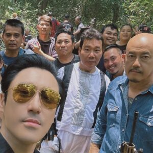 Passin Reungwoot Instagram - กองนี้ลงได้ ลงใหญ่เลย  #กองละครช่วงนี้มีกฏห้ามเผยแพร่ภาพในกอง ทั้งคาแรคเตอร์บรรยากาศการทำงาน และ ผู้แสดง ครับ ( ปรับแพง ) กองนี้ไม่ได้ห้าม #ตำนานหน้ากากผีตาโขน  #movie signature จ.เลย #นางเอก หลานคุณ ฤทธิ์ลือชา พระร้ายระดับตำนาน @bellezbelle_