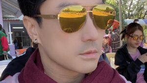 Passin Reungwoot Instagram - ลมหนาว อาจผ่านมา แล้วผ่านไป แต่น้ำใจยังมีให้กัน เหมือนเดิม ขอบคุณ #ทีวี360องศา และ #ตราแม่ครัว สำหรับโอกาส ที่เจ้าตัวเล็ก @lego_chaophaya ได้เรียนรู้การให้ และ การช่วยเหลือเกื้อกูลกัน จากโครงการ แจกผ้าห่ม 1,000 ผืน ต้านภัยในโซนหนาวเย็นของประเทศด้วยครับ