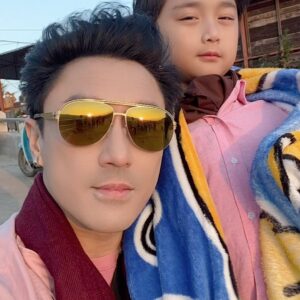 Passin Reungwoot Instagram - 🐍#2024 ขอให้ #ปีมะโรง เป็นปีที่ดี ของเราทุกคนนะครับ งูใหญ่เปรียบได้กับ ความคุ้มครอง ความยาว และ ความแกร่ง ขอให้คุณๆ จงมีรักที่อบอุ่น ซื่อสัตย์ หนักแน่น พร้อมจะโอบรัดเราด้วยหัวใจ เหมือนพญางูใหญ่
 ใครป่วยอยู่ จงหายได้ดังหวัง 
ไม่ว่าจะอาการหนักแค่ไหน 
ขอให้หายป่วยไข้อย่างปาฎิหารย์ สุขภาพดี มีอายุยืนยาว #HNY2024 #DaddyApassin 🔱 ภาพจากกิจกรรมแจกผ้าห่ม 1,000 ผืนกับ แฟนข่าว ทีวี360 ครับ