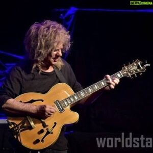 Pat Metheny Instagram - 29.4.22 Live in Prague
📷 David Webr

Next up:
Tonight - Frankfurt, Germany
3 May - Karlsruhe, Germany
4 May - Dusseldorf, Germany
6 May - Padova, Italy
7 May - Ravenna, Italy
8 May - Foggia, Italy

🎟 https://patmetheny.com/schedule/