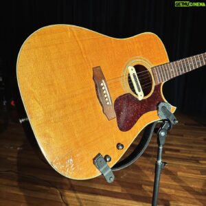 Pat Metheny Instagram - Our new #rigrundown features the amazing @patmetheny and his smorgasbord of gear that traveled with him during his solo Dream Box tour. Here’s a taste of the instruments that helped bring his beautiful compositions to life at the @theryman back in October. Full episode is linked in bio!

•
•
•

#guitar #guitars #guitarist #guitarplayer #patmetheny #dreambox #right #guitarrig #guitargear #gear #jazz #jazzguitar