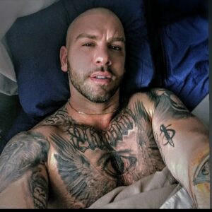 Pat Stay Instagram - Happy Saint Patrick'Stay...

First year in a LONG TIME I didn't go celebrate and boy lemme tell ya, I LOVE St. Paddy's day energy. I gotta sit this one out and get some rest tho. 

Have a cold one for me!!!!!

Back when I was shaving my head clean. Woke up snapped a pic and thought I was a sex symbol lol. Ricky the dragon dream boat.