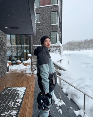 Patara Eksangkul Instagram - Pow pow season just started @yu.kiroro @ripcurl_th #yukiroro