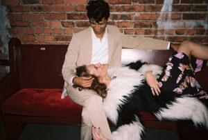 Paton Ashbrook Instagram - Engaged but make it fashun 🎥 Part I
📸: @rosagilmo 
Thank you @nitehawkcinema 

#actorsgettingmarried #canyoutellwereactors