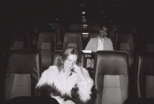 Paton Ashbrook Instagram - Engaged but make it fashun 🎥 Part I
📸: @rosagilmo 
Thank you @nitehawkcinema 

#actorsgettingmarried #canyoutellwereactors