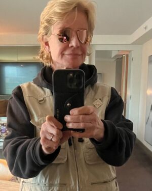 Patricia Cornwell Instagram - Off for a walk before meetings in LA. 🎥🎬💕