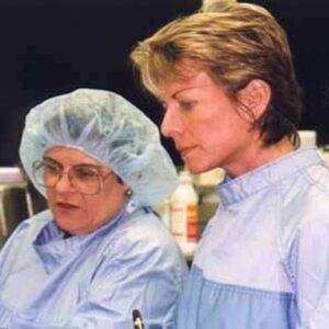 Patricia Cornwell Instagram - Flashing back to early days in the Virginia chief medical examiner’s office with my mentor Dr. Marcella Fierro.💕🔍