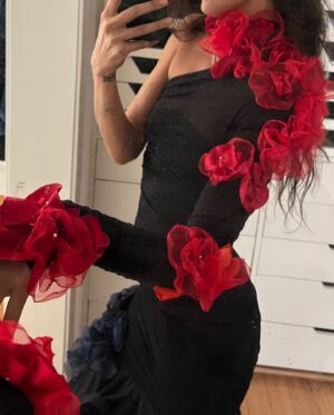 Patricia Garza Instagram - Un JUNE hermoso de mucha compasión, humildad, placeres, familia (cada vez más), tristezas compartidas, creaciones y visiones manifestadas.

Dejar que te guíe tu fuego interior, dejar que haga su trabajo, aceptar, comprender, integrar y agradecer con amor. Regresarle al universo lo bello que te ha brindado con la misma alegría, ganas, constancia y dedicación. 

Darle al tiempo su lugar y ayudarlo a regresar a su no existencia. 

Te espero con amor JULIO, mes de mi retorno solar.