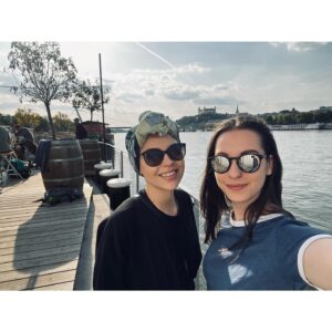 Patricia Janečková Instagram - With my @sas9252 🤍

#bratislava #slovakia #trip #may #spring #friend #danube #mood #selfie #smile #staystrong #breastcancer

@sundeckbratislava