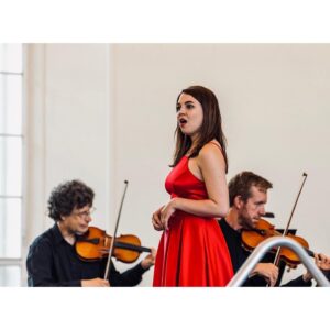 Patricia Janečková Instagram - Operní večer z děl Wolfganga Amadea Mozarta 
#redchilihotpeppers #kromeriz #operasingers #filharmoniebohuslavamartinu #mozart