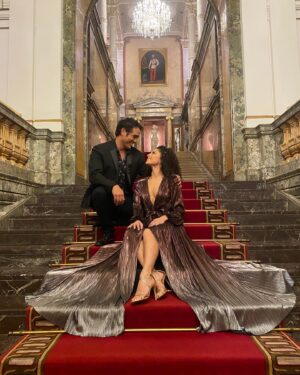Patricia Meeden Instagram - #hollywoodinvienna2022 #photodump 🤓 and my #STUNNING #Discodress is from @alexisfegonzalez 🔥 I absolutely LOVED IT!!! Muchísimas gracias!!!❤️🙏🏽
#ilovemyjob #disney #fun #musicals #alanmenken #wien #wienerkonzerthaus #unforgettable #experience #grateful