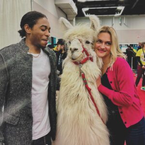 Patricia Summersett Instagram - Thank you for keeping it warm, Portland, and braving a rare kind of storm! Pictured here with the fabulous Jennifer Hale @jhalegram and Nadji Jeter. ❄️
Truly lovely moments with so many of you, delectable coffee and bonus: Caesar the ‘no drama llama’. 

Till we meet again—gorgeous weather next time, please! ☕️

See you in Orlando, Florida for Megacon 
Feb 1-4☀️

#bayonetta 
#zeldacosplay 
#fanexpoportland2024 
#spiderman2