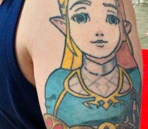 Patricia Summersett Instagram - This gorgeous Blupee left me a rupee 💎

One more day at @fanexpoboston 

#fanexpoboston 
#zeldatotkcosplay 
#blupee