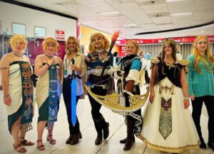 Patricia Summersett Instagram - My last appearance of 2023 contained a Zelda cosplay highlight at @mcmcomiccon Birmingham. 

Thank you @cosevie for organizing ❤️
And @itsnickyfishwick for the 📸

It was wonderful to witness; one of those moments to reflect upon and appreciate the curious landscape of our profession and the worlds we get to inhabit. So cool.
Thanks for the fun and creativity. What a delight! 

And if you are in these pics and would like to be tagged, do put your handle below - it’s impossible to find everyone! ❤️

#mcmcomiccon 
#mcmbirmingham 
#zeldatotk