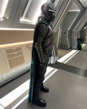 Patricia Summersett Instagram - My equivalent of a yacht selfie? 🖖
 (I’m sailing aggressively in space towards the USS Discovery, do not get in my way. 😈 )

Last week the series finale of Star Trek: Discovery dropped. I squeaked into this  heartfelt series closer S5 Ep 10 “Life, Itself” as the character Primarch Tahal. Directed by Olatunde Osunsanmi, written by Kyle Jarrow and Michelle Paradise. 

It was a privilege to witness the sophisticated artistry of the Discovery costume design team, including artists like @adam_quang and many more — to watch them work together and construct these ornate pieces! My iphone pics don’t really do justice to the craft, but here’s another look at the glorious gilded beast—and proof that I was inside the armour, on the USS Discovery, chillin’ like a villain… because… I am that…here❣️

#startrekdiscovery 
#breen 
#tahal