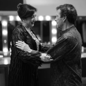 Patrícia Vasconcelos Instagram - Ainda estou de alma cheia  com a noite de ontem❤️
E que sorte que eu tive de ter este meu grande amigo @kenton.thatcher  a captar momentos mágicos. Amizade de 30 anos❤️❤️
@teatromariamatos 
@andresousamachadodrummer 
@moises_trp 
@pedropin
@alexandre.diniz.music 
@martanippy