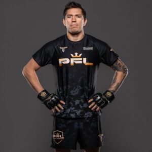 Patricio Freire Instagram - 𝑹𝑶𝑪𝑲𝑰𝑵𝑮 𝑻𝑯𝑬 𝑵𝑬𝑾 𝑭𝑰𝑻𝑺

@takedownshop the official apparel partner of the PFL

#PFLvsBellator | #RiyadhSeason
