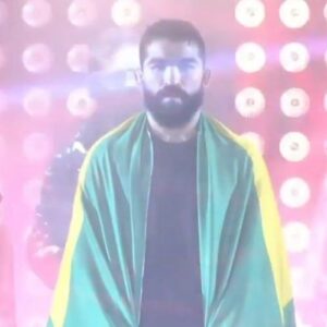 Patricio Freire Instagram - “Mas se ergues da justiça a clava forte
Verás que um filho teu não foge à luta
Nem teme, quem te adora, a própria morte”

Ser campeão mundial, vir de um insucesso recente na tentativa de conquistar um outro título e aceitar lutar com 4 dias de antecedência contra um adversário perigoso, colocando-se mais uma vez num risco que nem precisava.

@patriciopitbull pautou sua carreira por encarar os maiores desafios. Na grande maioria das vezes suas apostas se concretizaram. Hoje, não. Mas o que seria de um grande homem se jamais se arriscasse? Será que teria sido grande se não vivesse assim?

“Nem teme, quem te adora, a própria morte”, ele nunca temeu e por isso se fez um dos melhores de todos os tempos.

A nossa dor pela derrota é grande, mas nosso orgulho pelo exemplo e todo o trabalho já feito é muito maior.

Para sempre o melhor de todos.