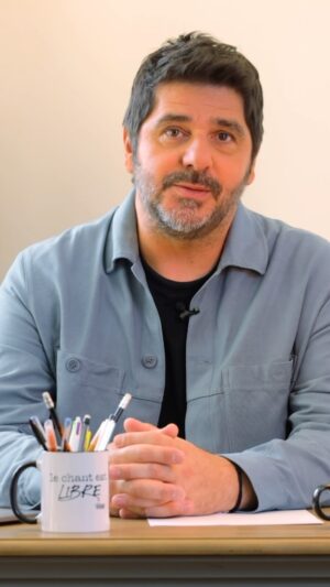 Patrick Fiori Instagram - Je suis à la recherche d’un auteur(e) pour le titre « Infini », extrait de mon album « Le chant et libre », en partenariat avec @riffx_fr et @creditmutuel ✏️
Et si c’était vous ?

Pour participer, il vous suffit de m’envoyer votre texte via le lien en bio. 
Les inscriptions sont ouvertes jusqu’au 21 août.

J’attends vos textes avec impatience 👀