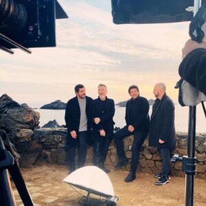 Patrick Fiori Instagram - Hier, c’était le tournage du clip de « Terra Corsa », 1er extrait de l’album « Corsu Mezu Mezu 2 ».
Merci à mes amis @pagny_officiel @patrickbruel et @jeancharles_papi pour leur présence, leur implication et ces beaux moments partagés…🤍
Merci à tous les participants venus des 4 coins de Corse pour chanter leur terre 🤍
Merci à Gabriel Diana pour sa magnifique sculpture et sa présence…
Et enfin, merci à @carole_mathieu_castelli  et @thierryjameshumbert et toutes les équipes  pour leur travail en ce lieu magnifique qu’est la pointe de la Parata.
@sonymusicfrance #TerraCorsa #corsumezumezu2 #corsumezumezu #corsica #parata #ajaccio #ajacciocorsica