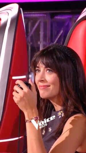Patrick Fiori Instagram - La légende raconte que Patrick Fiori parle (un peu) beaucoup pour convaincre les Talents de rejoindre son équipe 😂
Nolwenn Leroy a voulu vérifier si c’était vrai 👀
The Voice Kids revient le Mardi 4 Juillet sur TF1 et MYTF1 avec Nolwenn Leroy, Slimane, Kendji Girac, Patrick Fiori, Nikos Aliagas et Karine Ferri ✌️
#TheVoiceKids