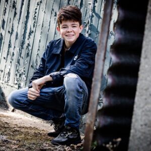 Patrick Holland Instagram - Your jacket fits well @harryholland64 🤣
📷 - @nikkihollandphotography