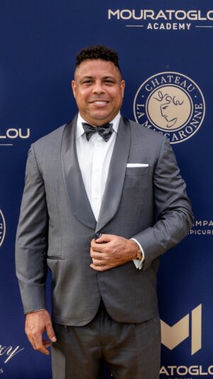 Patrick Mouratoglou Instagram - "I think I love more tennis now than football" ! 😍 A living legend in football, @ronaldo, twice Ballon d’Or winner in 1997 and 2002, showed his love for tennis at the Mouratoglou Annual Charity Gala held at the @mouratoglou_tennis_academy last Saturday 🫶🎾 A special moment!
#tennis #ronaldo #tennislove #tennisaddict