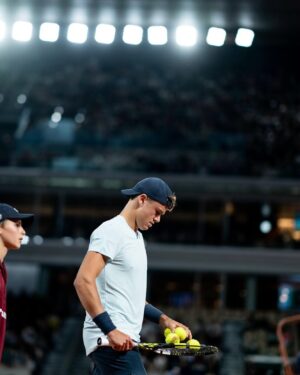 Patrick Mouratoglou Instagram - There are the losses that you regret and the ones that you can be proud of. 
I am very proud of you @holgerrune.
You have given everything yesterday night and you are making real progresses. You are learning fast and giving everything to make your dreams come true. 

Congratulations to @alexzverev123 for your performance and good luck for the rest of the tournament.

📸 @photoginie 
#tennis #tennislove #rolandgarros
