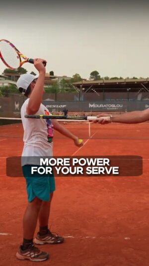 Patrick Mouratoglou Instagram - Want to improve your serve in tennis? Serving is all about having a free wrist. Do this, and you’ll allow your racquet head to drop, then accelerate into the shot. This generates much more power – just see the difference it makes in this clip with one of my students at the Mouratoglou Academy! #tennis #tennistips #tennisserve #mouratoglouacademy