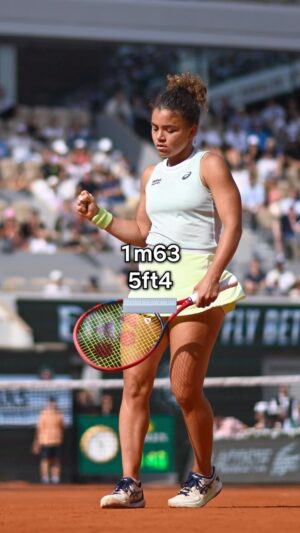 Patrick Mouratoglou Instagram - The journey of @jasmine_paolini as a @rolandgarros runner-up shows something : you can be short and still be a wonderful tennis player. If you are short, you can develop other types of qualities that the giants don’t have. #tennis #tenniscoach #rolandgarros #tennislove