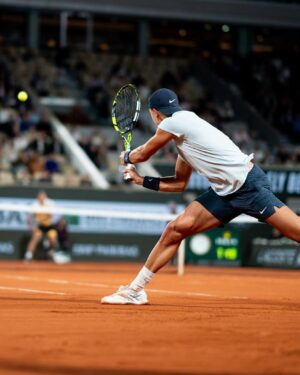 Patrick Mouratoglou Instagram - There are the losses that you regret and the ones that you can be proud of. 
I am very proud of you @holgerrune.
You have given everything yesterday night and you are making real progresses. You are learning fast and giving everything to make your dreams come true. 

Congratulations to @alexzverev123 for your performance and good luck for the rest of the tournament.

📸 @photoginie 
#tennis #tennislove #rolandgarros