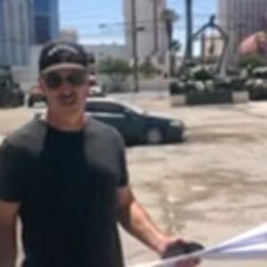 Patrick Warburton Instagram - I’m so stupid as I’m constantly reminded of by my family ❤️ I’m betting I’m not the first hack to try that…