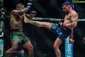 Patricky Freire Instagram - PFL Fight of the Year:
Bruno Miranda vs Patricky Pitbull 🇧🇷⚔️

Both fighters came out guns blazing, throwing caution to the wind in an effort to secure a “Quick Six” and cement their place in the PFL Playoffs.

While neither man was able to secure a highly coveted playoff spot, the fight sent the packed arena into a frenzy, lifting fans out of their seats and captivating viewers from all around the world. 

A closely contested affair from start to finish, Bruno “Robusto” Miranda would go on to pick up a split decision victory over the legendary “King of KOs” Patricky Pitbull.

Respect to both warriors for an action-packed, highly memorable fight 🙌🏻

———————————————————————————

Luta do Ano no PFL:
Bruno Miranda x Patricky Pitbull 🇧🇷⚔️

Ambos os lutadores saíram com armas em punho, jogando a cautela ao vento em um esforço para garantir um “Quick Six” e consolidar seu lugar nos Playoffs do PFL.

Embora nenhum dos dois tenha conseguido garantir uma vaga nos playoffs altamente cobiçados, a luta levou a arena lotada ao frenesi, tirando os fãs de seus assentos e cativando espectadores de todo o mundo. 

Um caso muito disputado do início ao fim, Bruno “Robusto” Miranda conquistaria uma vitória por decisão dividida sobre o lendário “Rei dos KOs” Patricky Pitbull.

Respeito a ambos os guerreiros por uma luta cheia de ação e altamente memorável 🙌🏻
(📸: @mattdaviesphotography)